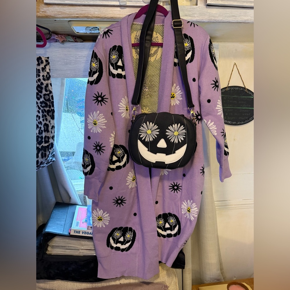 L 12 - 14 heavy quality thick backstitch bruja cardigan witchy Halloween RARE - Picture 3 of 8